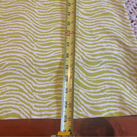 J McLaughlin Zebra Print Catalina Cloth Top Peridot and White 3/4 Sleeve - Picture 9 of 9